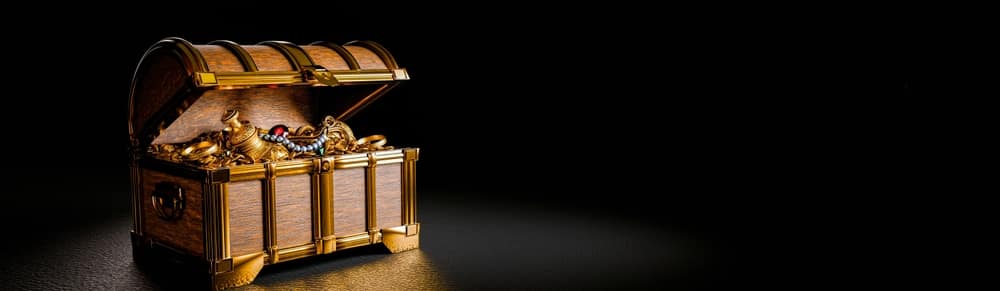 AncientTreasuresMadeOfGoldPackedInARetroTreasure - SomethingBeautiful!!